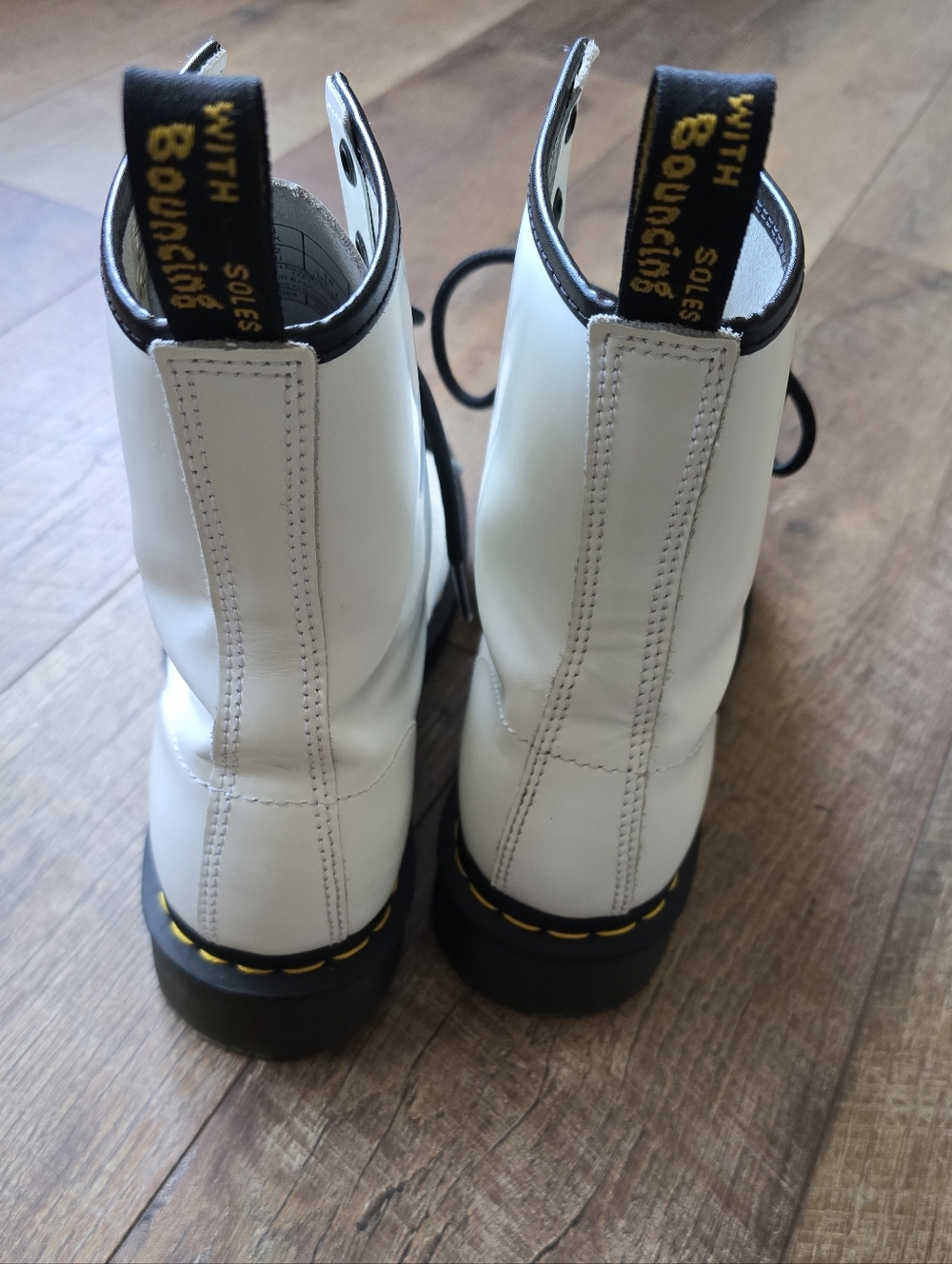Dr. Martens Womens 1460 Smooth White Leather Lace-Up Boots Size 10 - Picture 6 of 9